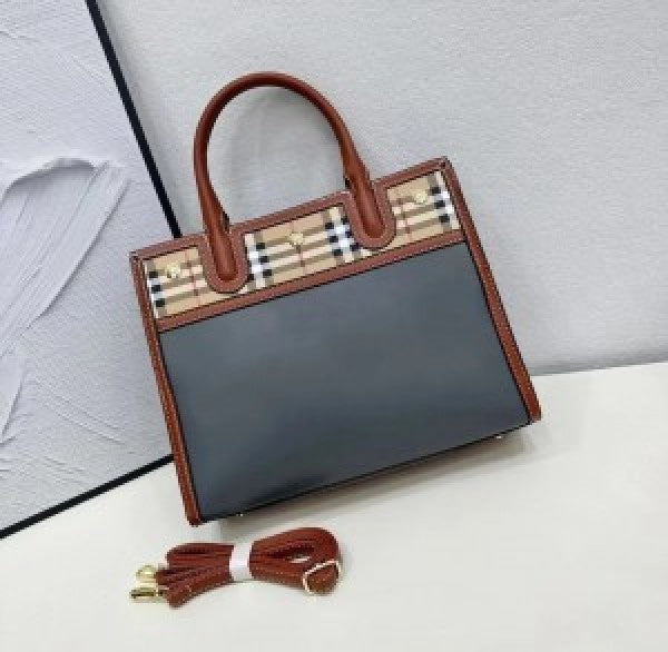 burberry Purse with brand dust bag