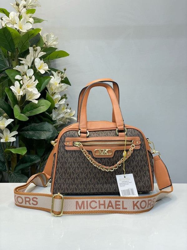 Micahel kors willias burg boston bag with dust bag white brown