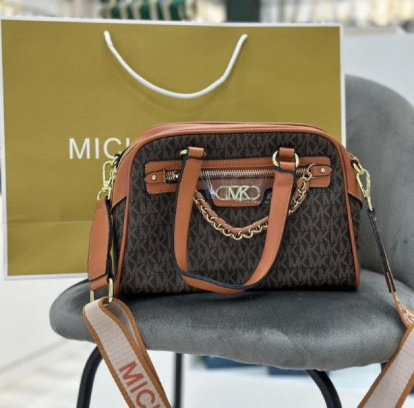 Micahel kors willias burg boston bag with dust bag white brown