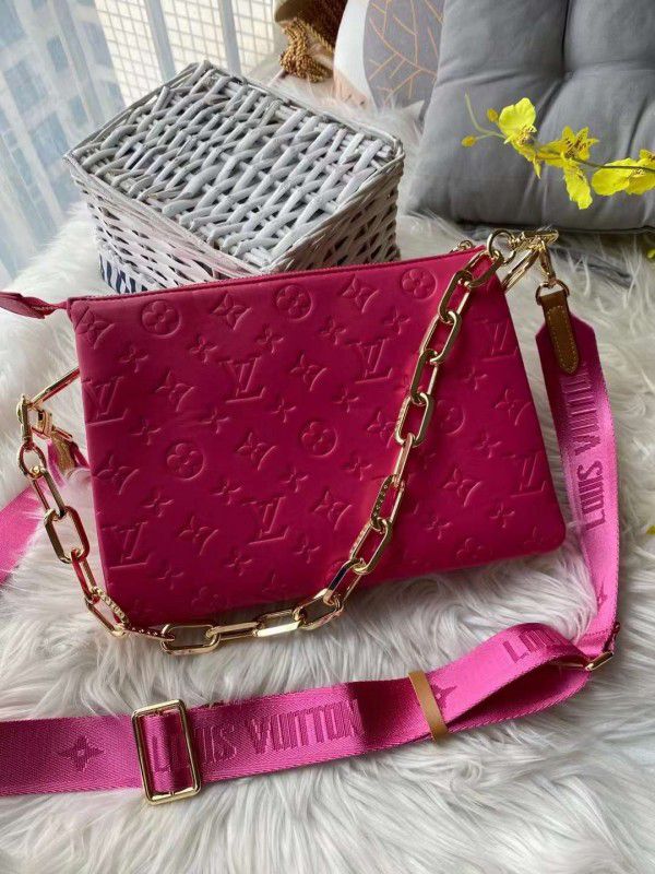 Louis vuttion coussin bag premium quality with box &carry bag