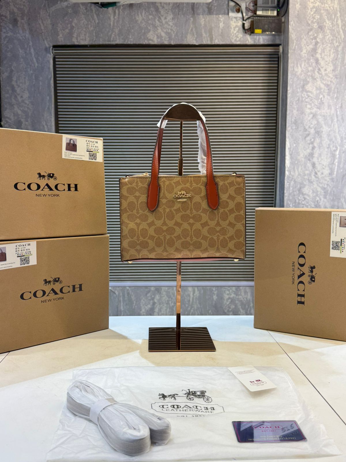 Coach city tote bag with og box