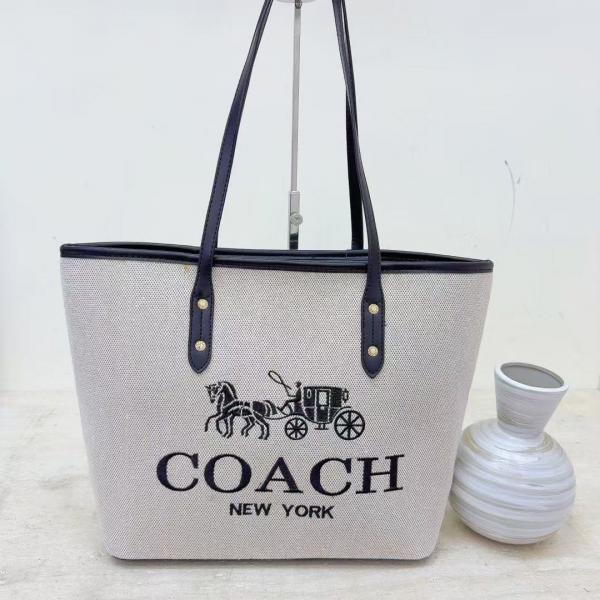 Coach voyager jet set print tote bag with dust bag