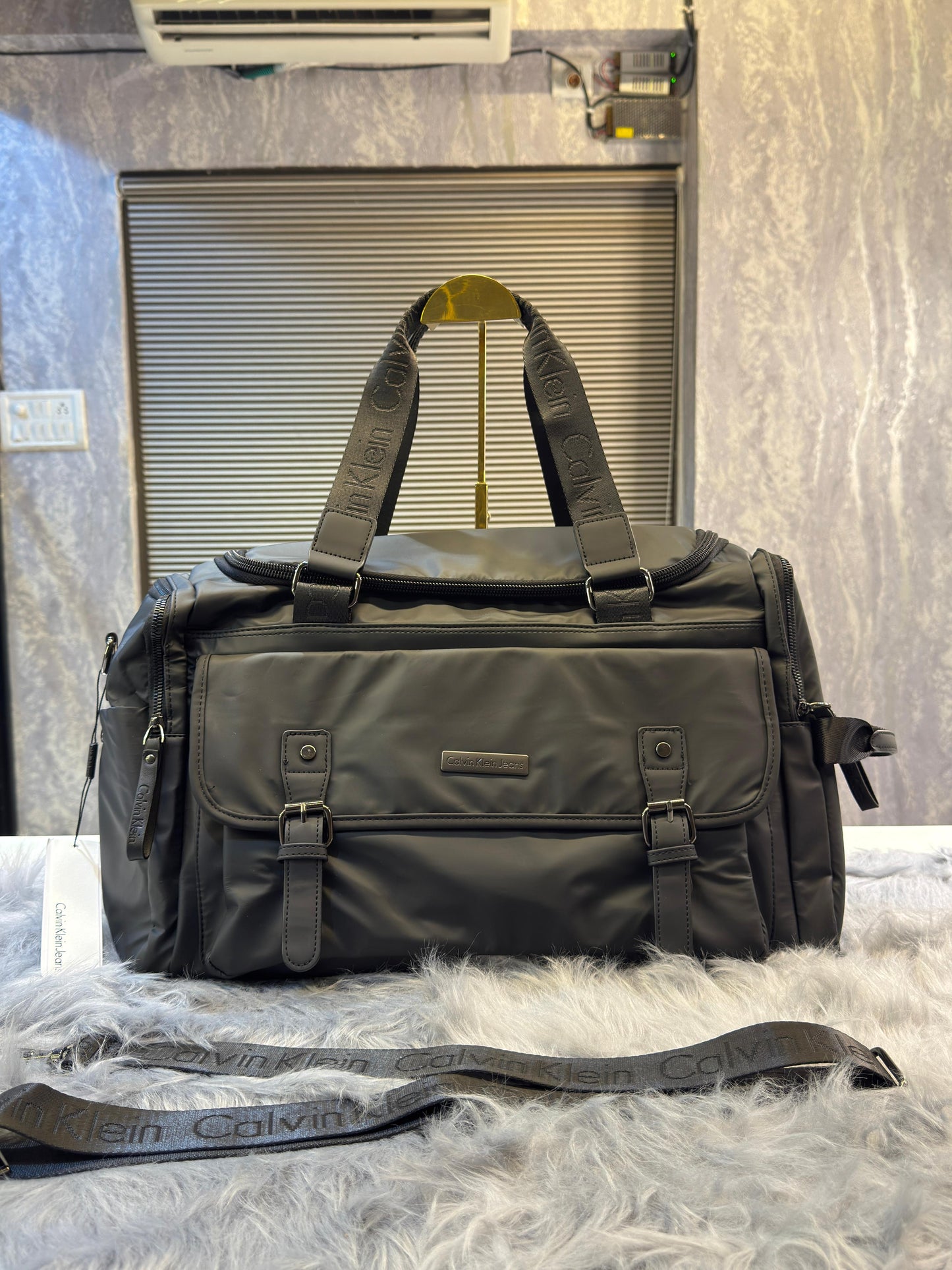 CALVIN KLEIN DUFFLE BAG PREMIUM QUALITY